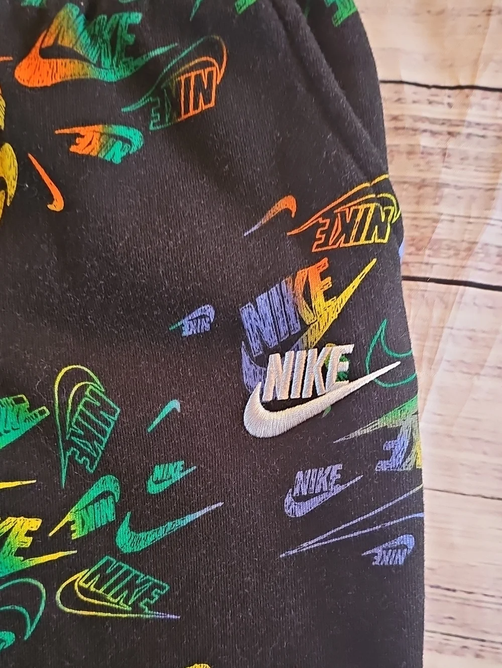 NIKE BOYS 3 LOT 2 SHIRTS 1 JOGGERS SIZE 4,4T AND JOGGERS ARE 5 EUC - Picture 3 of 13